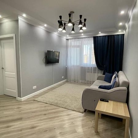 Ernaz Plus Apartments: Sauran-Towers Астана Екстериор снимка