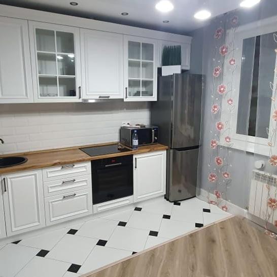 Ernaz Plus Apartments: Sauran-Towers Астана Екстериор снимка
