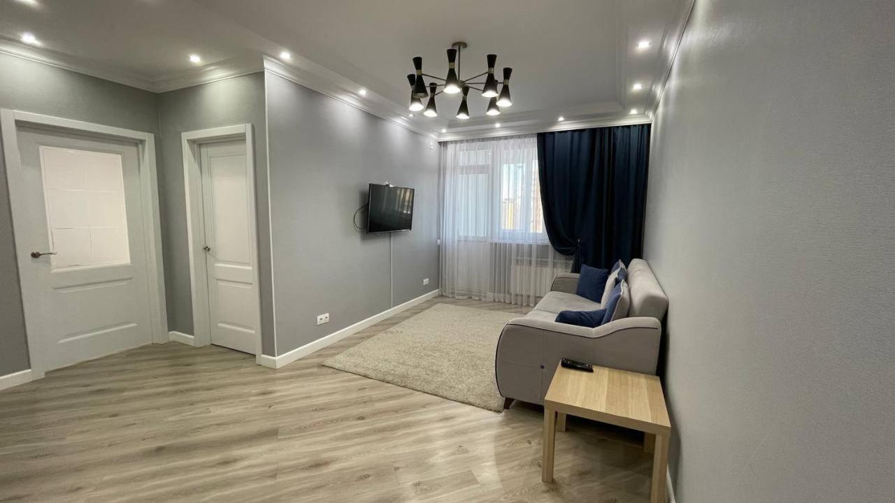 Ernaz Plus Apartments: Sauran-Towers Астана Екстериор снимка