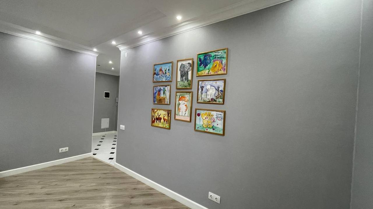 Ernaz Plus Apartments: Sauran-Towers Астана Екстериор снимка