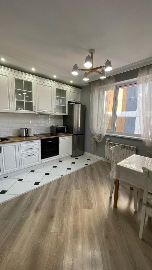 Ernaz Plus Apartments: Sauran-Towers Астана Екстериор снимка