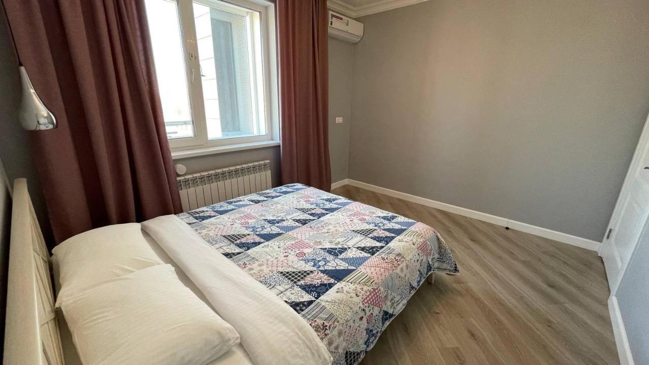 Ernaz Plus Apartments: Sauran-Towers Астана Екстериор снимка
